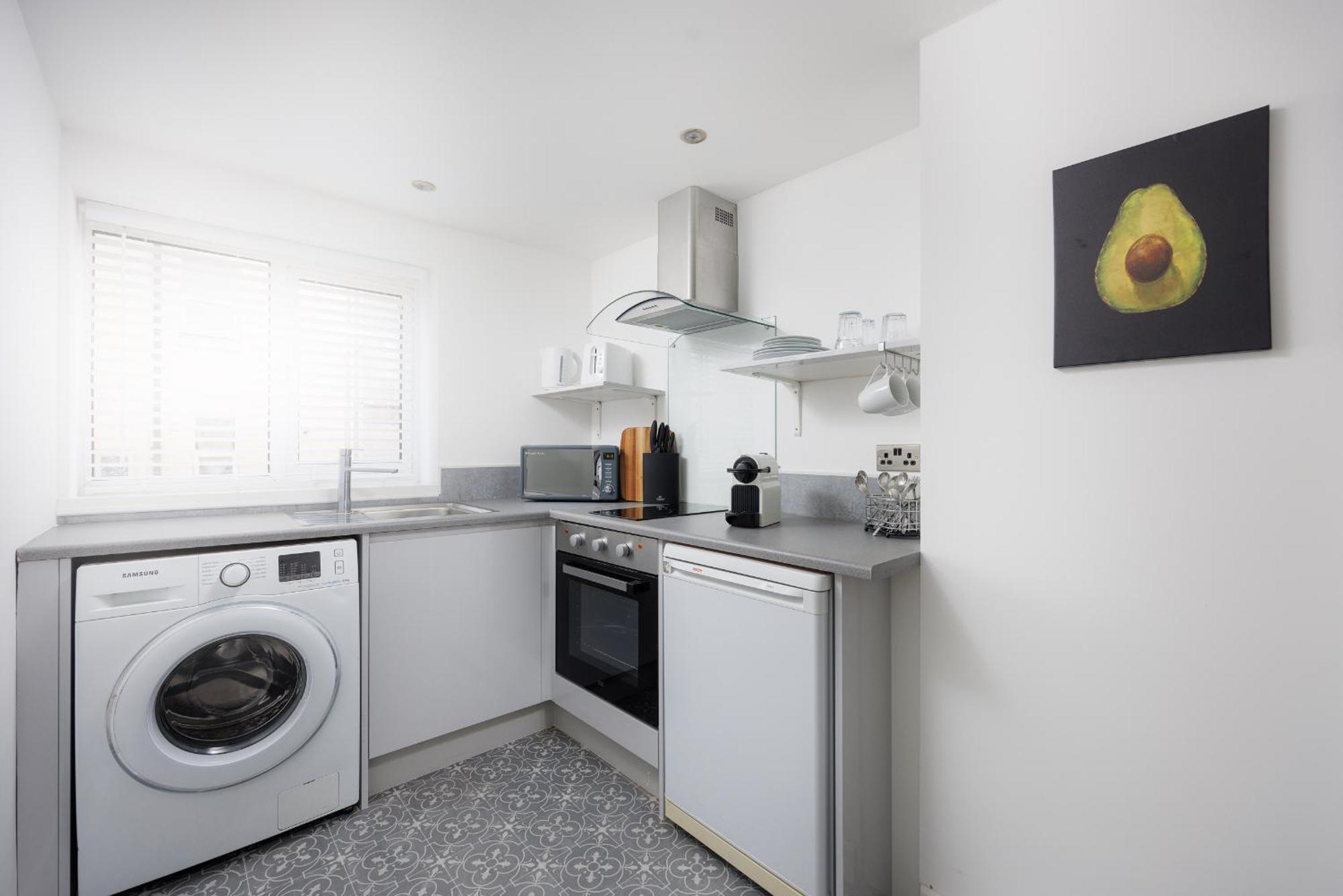 Boujis Central Plymouth Apartment - Sleeps 4 - Habita Property Exterior photo